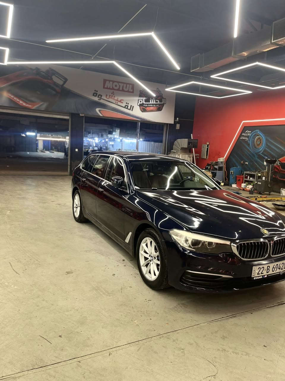 خليجي BMW 520i  مكينة 2.0 تون تيربو  سيارة جاهزة من كل النواحي كشنات جلد + كهرباء لد محيطي بلادي مري شفط تبريد بيانو قطعتين سيارة مفولة مواصفات  باسمي بيها 3 قطع صبغ اثر جراد ما بيها حادث سيارة فول مواصفات  شراي يتصل ويدلل سعر 128 ***********
