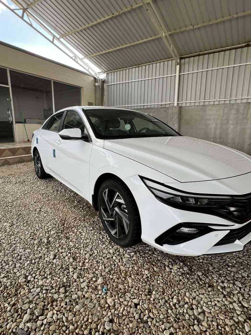 السلام عليكم النترا خليجي موديل 2024  كفاله عامه محرك 2000 فول 1/1 رقم بغداد مكان السياره حله السعر 165 مكلف بالنشر للاتصال ***********
