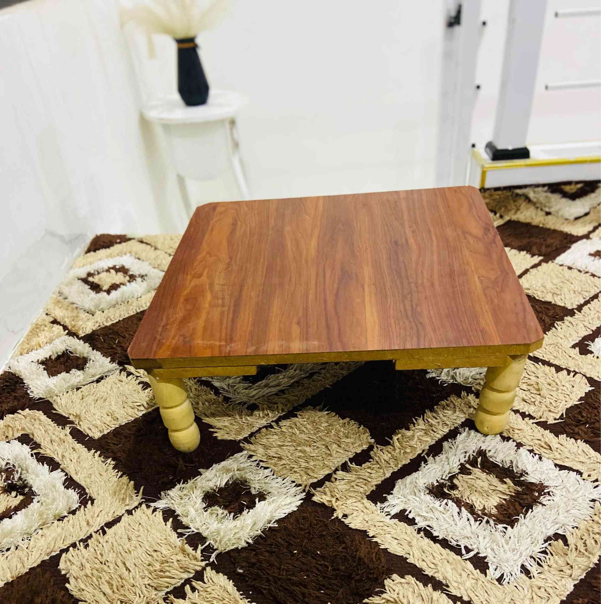 ئەم مێزە پاک و بێ عەیبە هەم فەرشی نان خواردنە هەم بۆ نانخواردنیش دەبێ ٢٥ هەزار 
هەولێر Singapore


**إذا كنت صاحب هذا الإعلان وتريد حذفه لأي سبب، رجاءا أرسل رسالة إلى الدعم الفني**