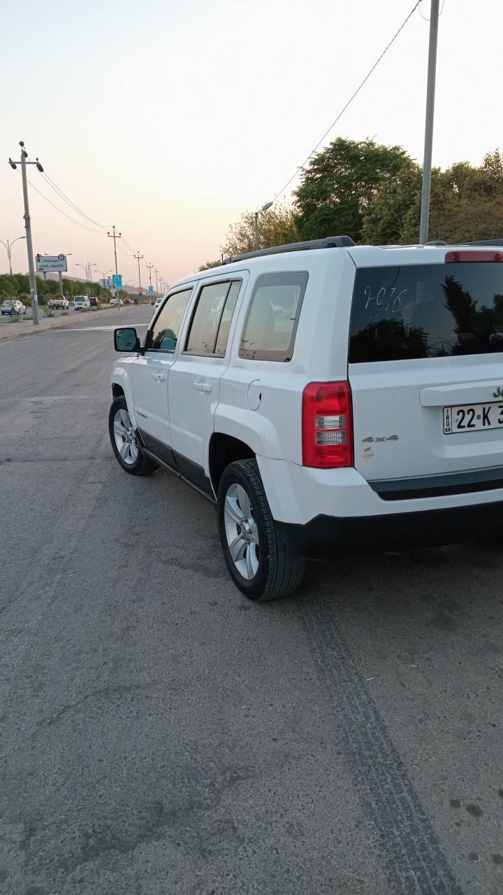 جێب پاتریۆت 2011 
فول مواسەفات بەس کوشن جڵد نیە 
4پارچی بۆیاغە لەسەر ساغی
مەکینە 24 /4×4
چەمەلاغی پێشەوە  کەمێکی لێدراوە بەڵام ناوی نەگرتوە سەیارەکە جایزە 
تایەیەو پاتری نوێیە 
سەیارەکە بەناوی خۆمە 
11/1/2026بەسەر دەچێت 
نرخی 103 گەڵاو کەمێک محامەل
شوێن ڕانیە
*********** رانية, السليمانية
