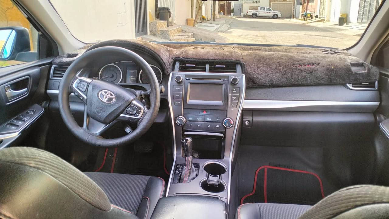 كامري موديل ٢٠١٧ موصفات se معروفة
شاشة لمس + كاميرة
تحكمات استيرن + تحديد سرعة
كير اوتوماتيك + عادي + كير ستيرن 
كشنات نص جلد
ماشية ١٧٠ الف مايل
ضرر بنيد صبغ + هيلال جاملغ تعديل موضح بصورة
ايرباك سترين طاك راجع سيستم
سيارة مابي دواخل سيارة حيل نضيفة احلة من صورة
بشرط كير و محرك محرك مابي صوت ولا بخار ولا صرف ممفتوح سيارة مابي نواقص جاهزة من كل نواحي صدر و كلشي جديد بشرط تحويل بي غرامة يترجع بعد معاملة
سعر ١٥٥ بي مجال لطيبين
مكان سيارة كركوك رقم صاحب سيارة
*********** كركوك, العراق
