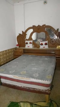 حي جسمان • ميز مراية • دوشك
