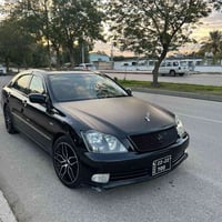 ١٨٠ • جلد دوباي • ٣ أبواب