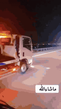 سلام وعليكم ازوزه 2017 رقم بغداد بل سنويه سطحه السياره بسمي كفاله عامه  دوشمه جديده شاشه اندرويد كامره بدي ٣ جكات  شغل عبدالله ابن حجي محمد السياره ٧ كير  اصل طول المجموعه ٥ متر ما مطوله السياره بلاد طويله تخم تاير ويلكب جاهزة للخير  اخوتي رجان بس الشراي يخابر ***********  مكاني بصره معقل
