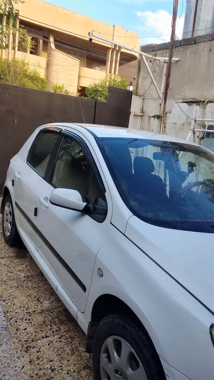 للبيع بيجو ٣٠٧ كير ومحرك شرط تبريد تدفئه فوول طخم تايرات جديد السعر ٦٠ وبيها مجال للاستفسار الاتصال ***********
