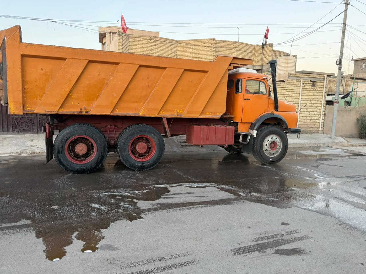 سلام عليكم 
البيع 79محدثه كلها 81
بدي بلادي 81
قماره نضيفه+محرك جديده 
كير 90 +مجموعه جيف بس الكسنات البي
تخم تاير تبريد 🥶 سياره جاهزه العمل
رقم انبار نكليزي بسمي
العنوان بغداد 
***********
