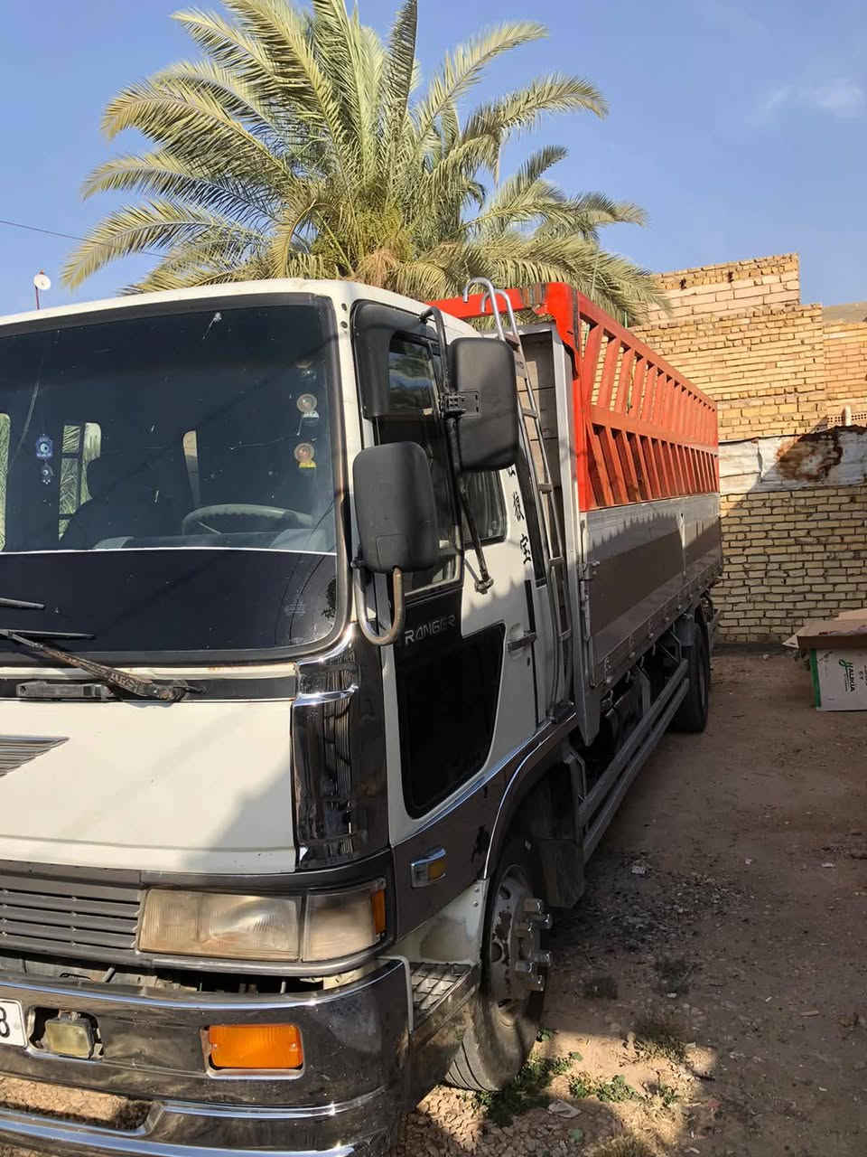 هينو لبيع موديل 2000 شاصي 6وربع رقم نجف الجديد تخم تاير جديد محرك وكير جدد محرك 80 سياره نضيفه جاهزه لشغل مامتواجد عل الفيس فقط رقم *********** اقبل مراوس بسياره صغيره
