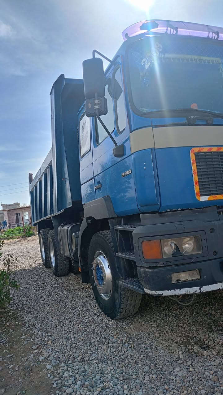 سلام عليكم مان صقر موديل 96سنوية 28موصفات فول  السيارة جاهزة للعمل المكان ديالي السعر عل تيلفون وبيك خير وتدلل الرقم الهاتف ***********
