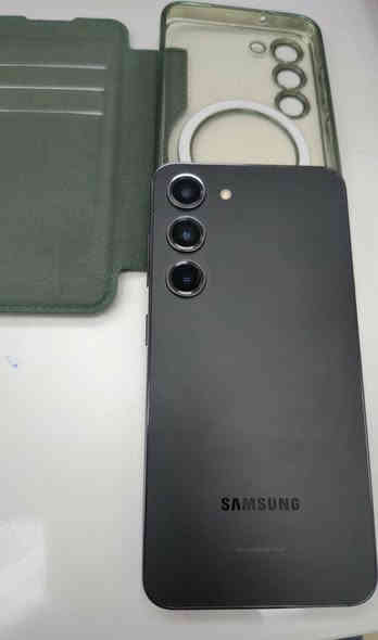جهاز سامسونج اس 23 المني نظافته 99% مع شاحنه بلادية وكفرات 2 والجهاز معروف ومعروفه مواصفاته ذاكرة 128 السعر 425 وبي مجال للاستفسار الاتصال بالرقم *********** متوفر واتساب مكاني فلوجه
