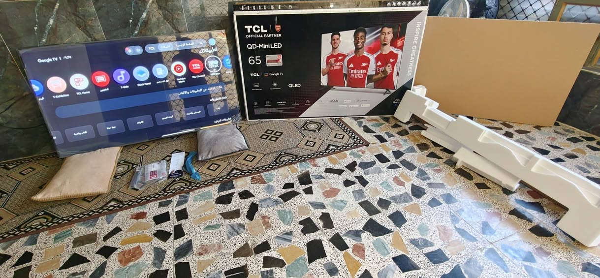 شاشة tcl c6k منلد حجم 65 اخت الجديدة بعدها بلاصق الشركة استخدام جدا قليل مع كافة ملحقاته للبيع السعر 900 الف مجال جدا بسيط عنواني بغداد اي استفسار عالرقم ***********
