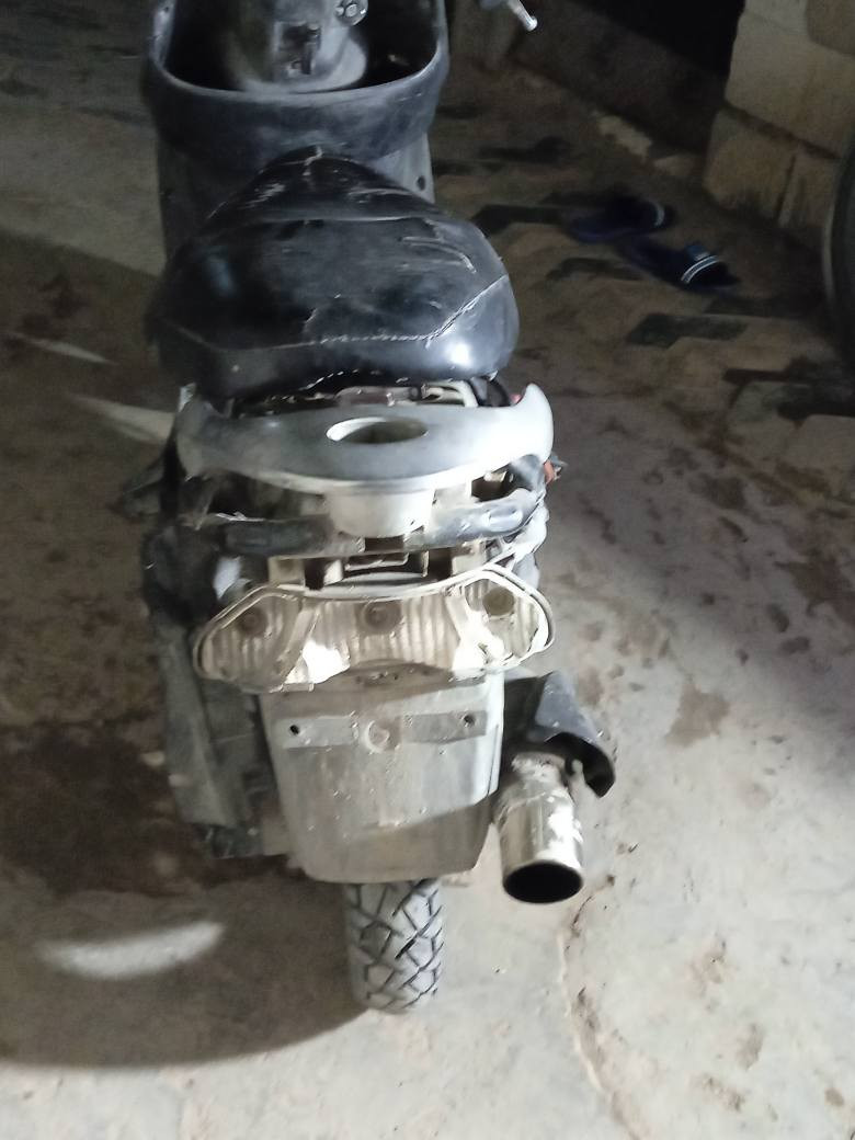 دراجه كامكو موفي للبيع ما ناقصها شي بس كفرات مكينه فول شلعه تاير خلفي جديد كابريته جديد السعر 250مكاني نجف عسكري كبل للستفسار *********** النجف, العراق
