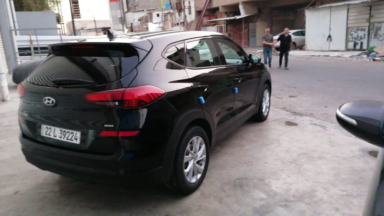 توسان موديل ١٩
وارد امريكي حادث امريكا بنيد ودعاميه 
صار بيها حادث بالعراق تبدل بيها بابين اصليات نفس اللون يعني بيها تبديل 3 قطع نفس اللون 
السيارة HTRACK 
نص مواصفات 
سايد بريك بصمه 
حساس تاير 
كروز كونترول 
تحكم ستيرن جهتين
مانع انزلاق
مود درايڤ
نزول منحدرات
فور ويل
شاشة بلاديه تدعم الكاربلاي
شاشة اعطال
محرك 2000 gdi
ماشية 91 الف ميل قابل للزيادة 
رقم شمالي باسمي سنوية مجدده لعام 2031
وهزة جديده 
السعر 15700 $
***********
