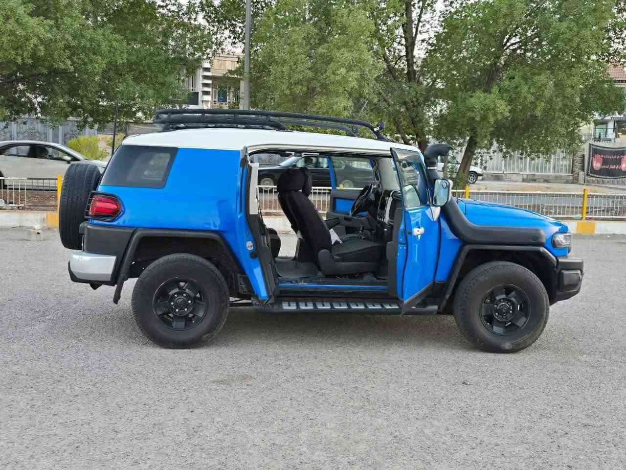 السلام عليكم للبيع او مراوس حسب القناعة
نيوتا لاندكروز FJ موديل 2007 ماشيه 197
امريكيه فول جاهز وعليها بجم رانج مع الاضافات السيارة جاهزه
بدون نقوصات
محرك مامفتوح السياره نظيفه
بيها صبغ باب الصندوكَ والباب الخلفي ونصف جاملغ خلفي يعني 3 قطع ونص بدون دواخل بدون ايرباك محرك 6 سلندر المرغوب ، رقم بغداد انكليزي
مكان السيارة بغداد الدورة
السعر 150 وبيها مجال
 ***********
