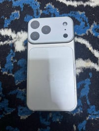 آيفون XR • ١٢٨ جيجا • شريحتين