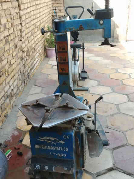 السلام عليكم محل بنجر كامل جهاز بلنص وكمبريسر وخالعه وجك وصوندات ومسدس فتح كوسره ركع الغراض كله نضيفه وشغاله 
تلفون ***********
