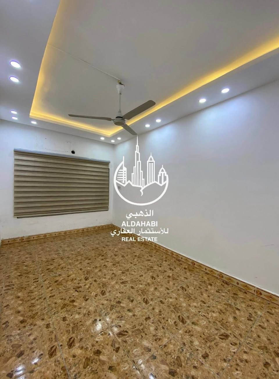 بيت طابقين للايجار في الطويسه موقع ممتاز جداً يلائم السكن العائلي

مواصفات البيت يحتوي ثلاث غرف منام ، صاله ، استقبال ، مطبخ ، صحيات ، كراج 

سعر الايجار مليون وربع 
.
للمعلومات اكثر الاتصال على الارقام
*********** 
***********
او زيارة موقعنا 
البصره _ شارع عام حي الزهراء _ قرب مستشفى النفط 
الذهبي للاستثمار العقاري
مجاز قانونياً البصرة, العراق
