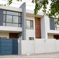 مجمع الؤلؤه • ١٥٠م • عائلي