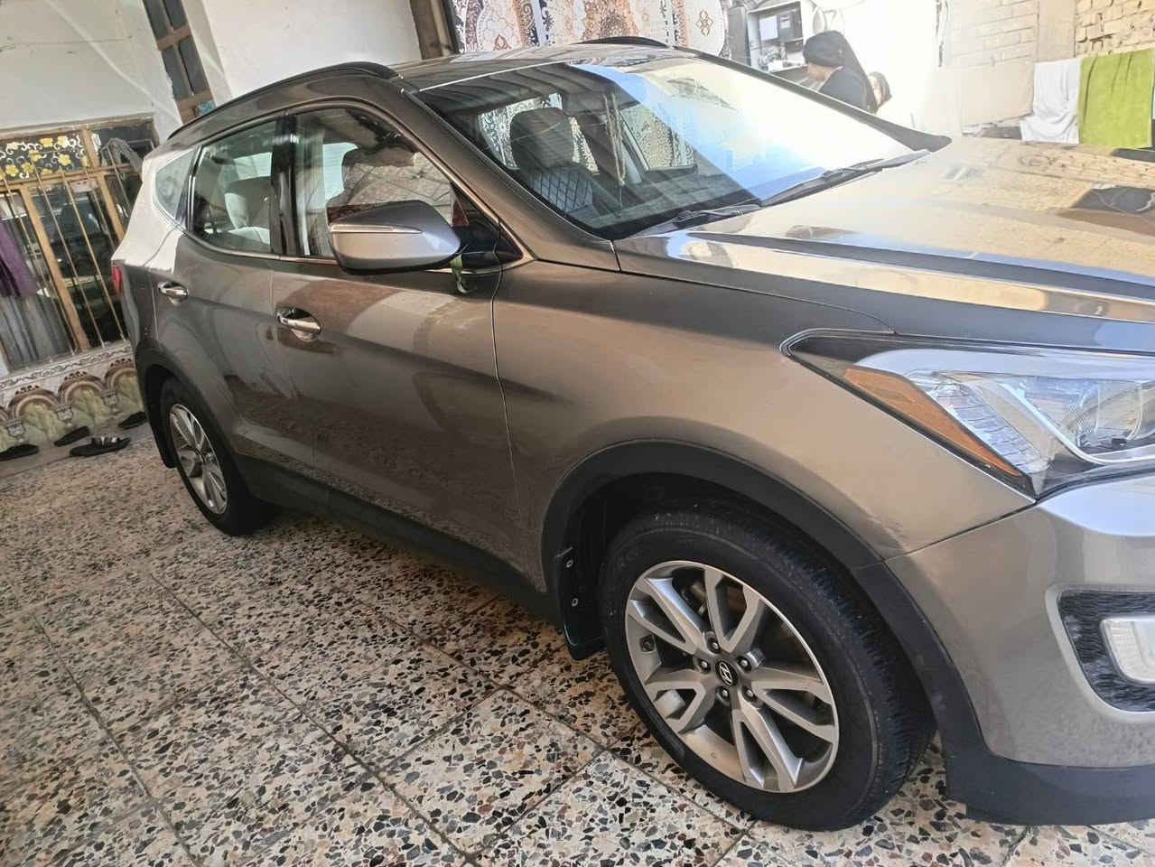 للبيع سنتافي 2014 وارد أمريكي غير مكفولة السعر 150  حادثها كما موضح بالصور  فيها صبغ دعامية وبنيد مكينة 2400   5 راكب قطعتين تبريد  وتحكمات ستيرن جهتين وحساسات امامي وخلفي كشنات كهرباء رقم بغداد باسمي تريد تحويل ثاني يوم  العنوان بغداد الرصافة ***********
