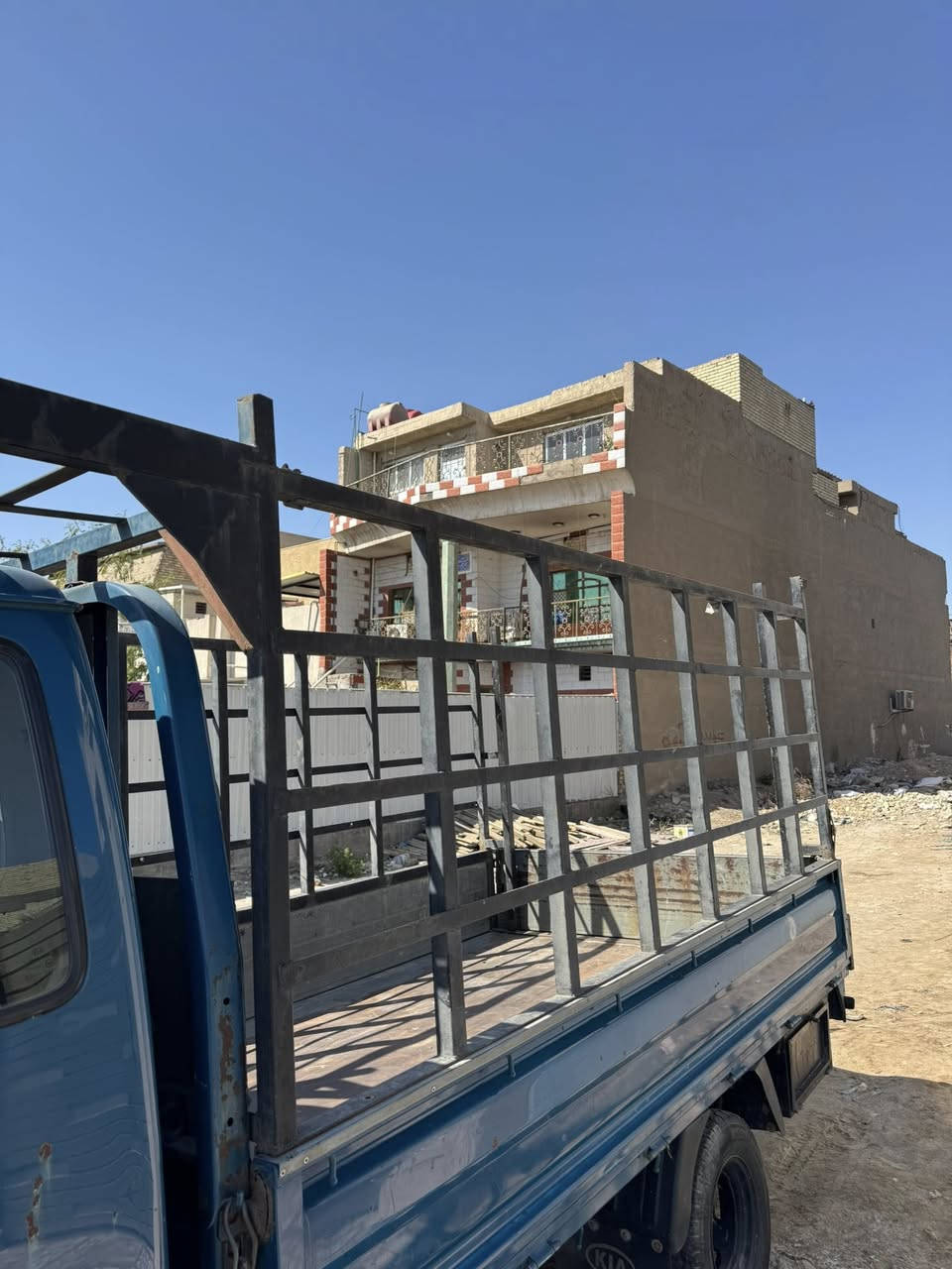 محجر مال كيا بنكو 7 جنكال  
السعر 225 ، ومحجر الأسود مال كيا  7 جنكال يرهم ع الفونتيره او ام عيون السعر 200.   العنوان بغداد البلديات  
الهاتف ***********
