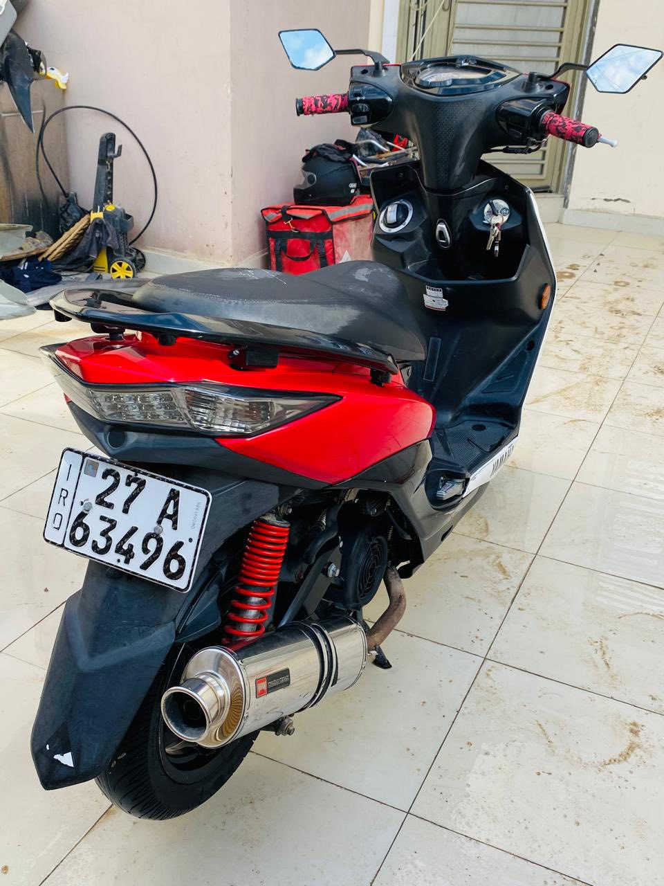 السلام عليكم دراجه سكنس لد ياباني قبق نفخ ياااااباني مو كوري للبيع مرقم سنويه وكامل رقم ذي قار كهربائيات كلها شغاله حساسات كلها شغاله اشاير عالي ناصي هورن سلف كلشي شغال ونضافه المكينه والكهربائيات شوفت عينك بعد مكاني الناصريه رقمي: ***********
