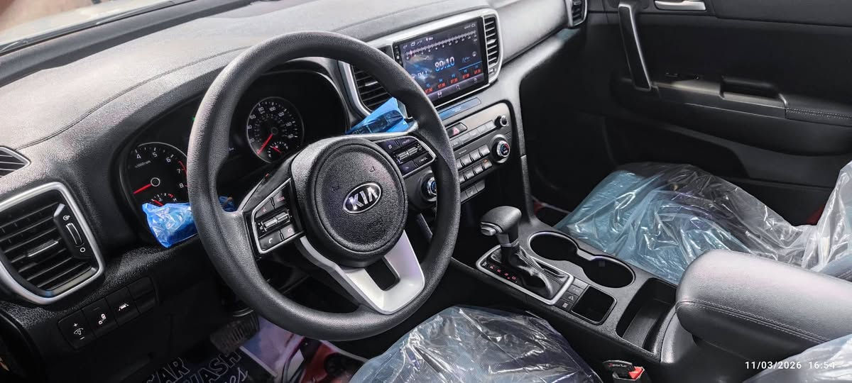 سبورتج 2020 وارد امريكي مكفولة من الضربة والصبغ فقط تقرير غرق 
المواصفات 
محرك 2400 
شاشة وكاميرا خلفية 
تحكم ستيرن فول 
رادار جانبي 
مرآة جانبية شفط 
لد خلفي 
حساس خلفي 
دفع رباعي 
مثبت مسار 
كشن كهرباء 
باقي المواصفات موضحة بابصور 
للمزيد التواصل مع الرقم التالي ***********
او زيارة معرضنا الكائن في الناصرية شارع يا حسين
