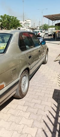 بي ام 520 • كير اوتو • موديل 1990
