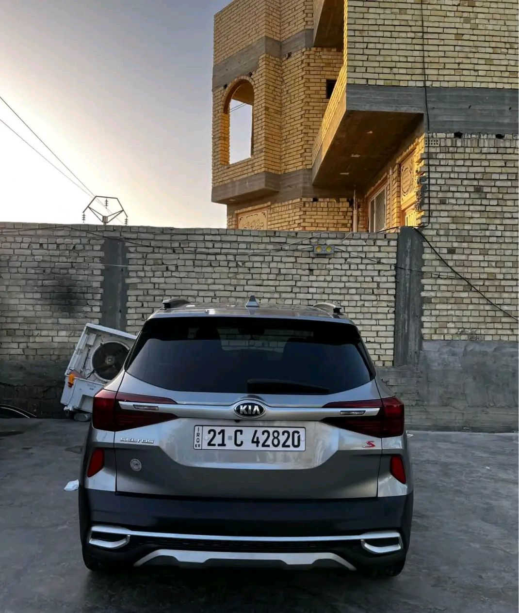 سيلتوس 2021 فئة S نص فول
حادث جاملغ وبنيد وباب صبغ 
وضعيات قيادة
شاشه جبيره كار بلي
فور ويل
تدفئة كشنات
رادار امامي
تحكم ستيرن فول
اوتو هولد
وبعد بيها مواصفات
مكان حلة مركز
120 ورقه 
***********
