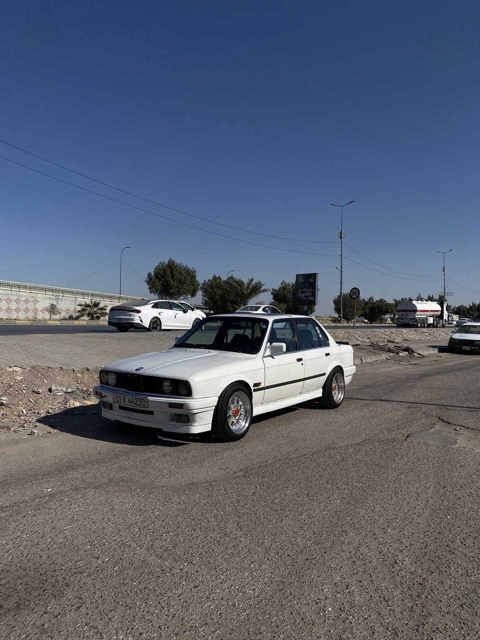 للبيع 🚗
BMW E30 موديل 1990

سنوية باسمي وهزّة جديدة (ما ساقطة).

المواصفات:

• 4 جام كهرباء

• فتحة سقف (تحتاج فقط سفيـفة)

• مرايات جانبية تعتيم من الضوء العالي

• لايت ناصي عالي منظومة زينون أصلية

• بك لايت LED

• شاشة مع كامرة

• تبريد وتدفئة شرط

• كهربائيات كلها شرط

• ويل BBC أصلي (سايزين)

• تخم تاير جديد

الميكانيك:

• محرك 25 مسكر 

• كير أوتو بلاد (مال زعرة) شاد على محرك 25

• حدادية أمامية جديدة

الملاحظات:

• فقط صوت بوربرين بسيط وينزل من سعر السيارة

• السيارة مكفولة من الضرب، فقط طخة بالجاملغ الخلفي وما مصلحة وما مبينة.

السعر: 48$ وقابل للتفاوض البسيط.

للتواصل:

📞 ***********
