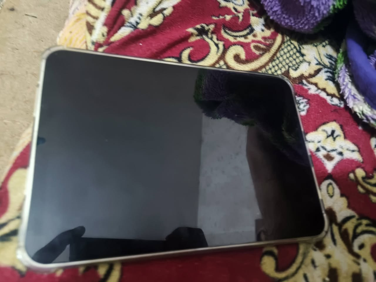 ايباد مني 6لبيع جهاز نضيف جدا وتر بطاريه 90 ذاكره 64 سعره 450وبي مجال رقمي ***********
