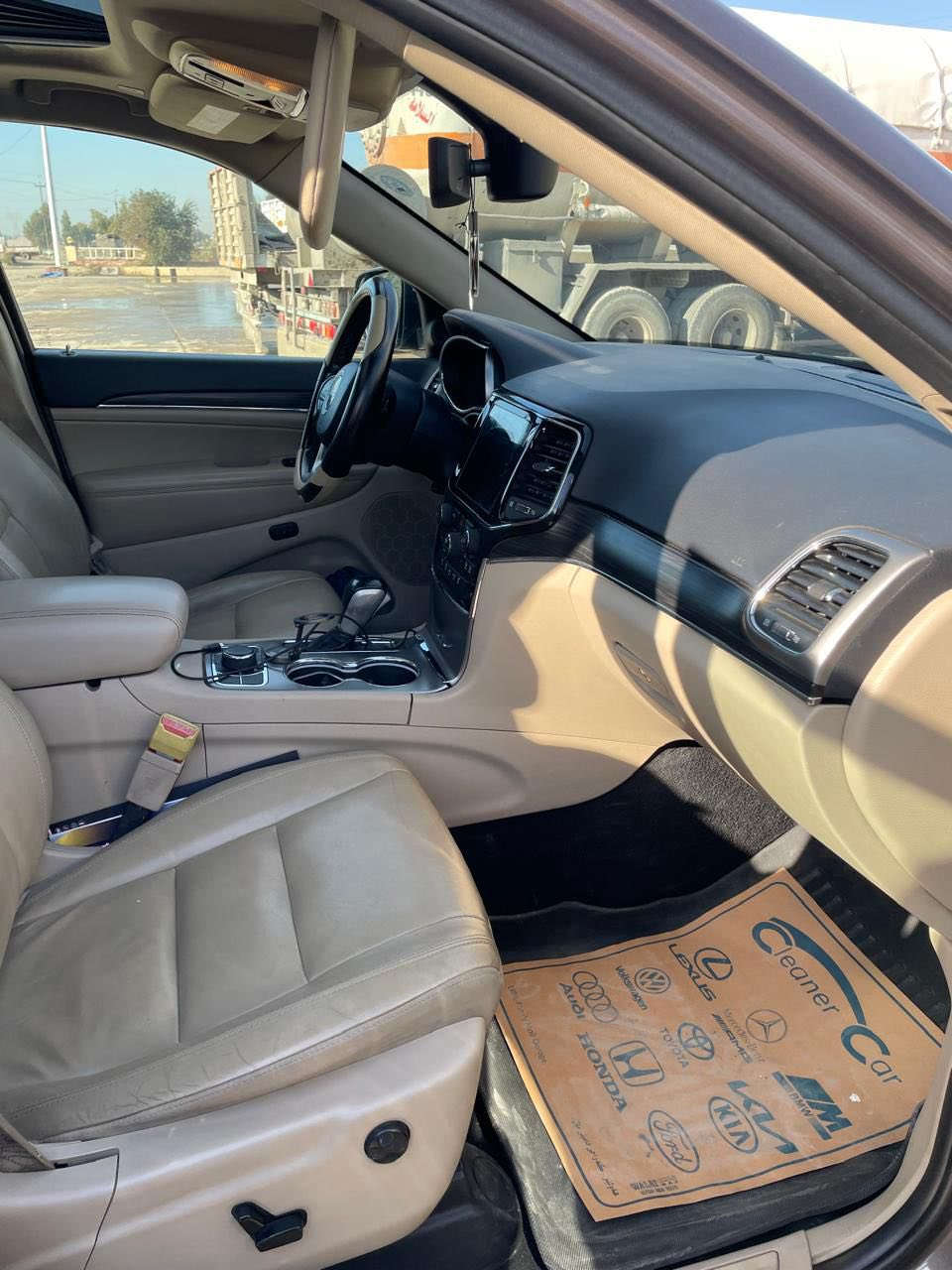 جيب  2020 لمتد
رقم اربيل
ماشية 62000 ميل
بدون دواخل 
فتحة
داخل بيجي
فقط باب السايق مبدل
السعر 230

‏‭٠٧٧٠ ٢٥٩ ١٦٣٢‬
