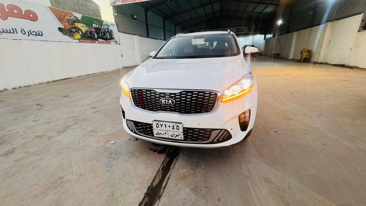 السلام عليكم سورينتو20 خليجي اربيل جديدة مكفولة شرط السونار ماشيه94 الف 
مواصفات
مكينة 6سلندر
7 راكب
بصمة ابواب وتشغيل
بردات جانبيه
حساس امامي خلفي 
شاشه كامره دوارة
شاحن لاسلكي
صندوق كهرباء
مرايات كهرباء
دبل شباك
لد امامي خلفي
مود درايف
لايت زنون 3 عدسات
دبل كشن كهرباء وجلد

واسط الزبيدية  ***********
