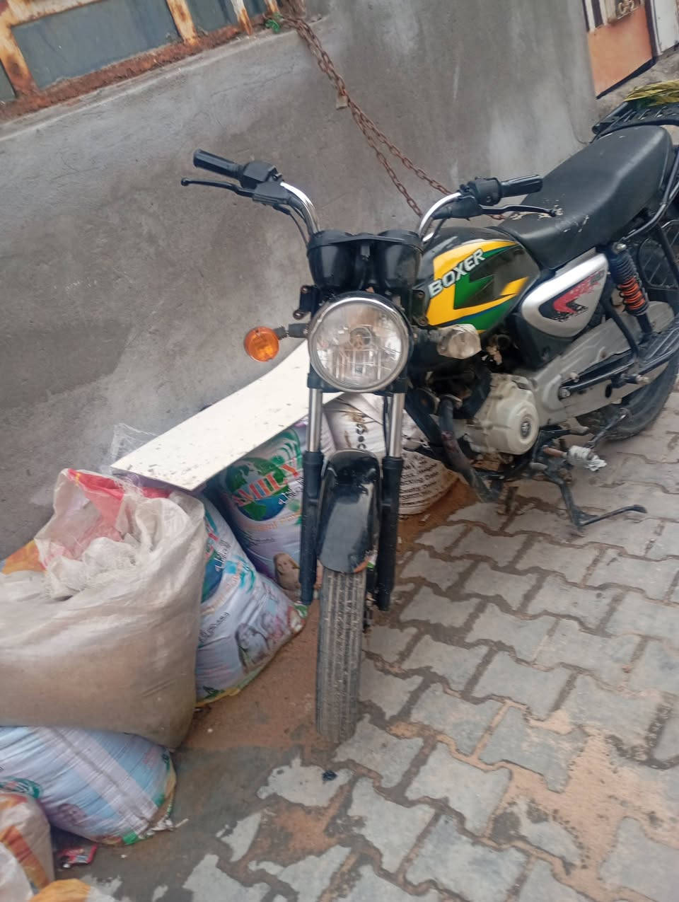السلام عليكم بوكسر موديل 2020 رقم وسنويه كامله دراجه كهربائات شغله كله سعر ميلون ونص بيه مجال مكاني لبصره قديمه شراي يخابرني ويدلل ***********
