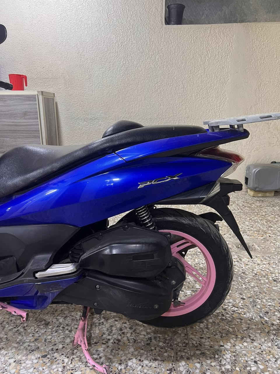 سلام عليكم بي سي اكس جيل اول مكينه 125 مكفوله مكينه شرط برغي ممفتوح من المكينه تريد جيب فيتر وياك السعر 12  بس مجال حك الجيه مكاني بغداد جميله الأولى الاتصال على هذا رقم ***********
