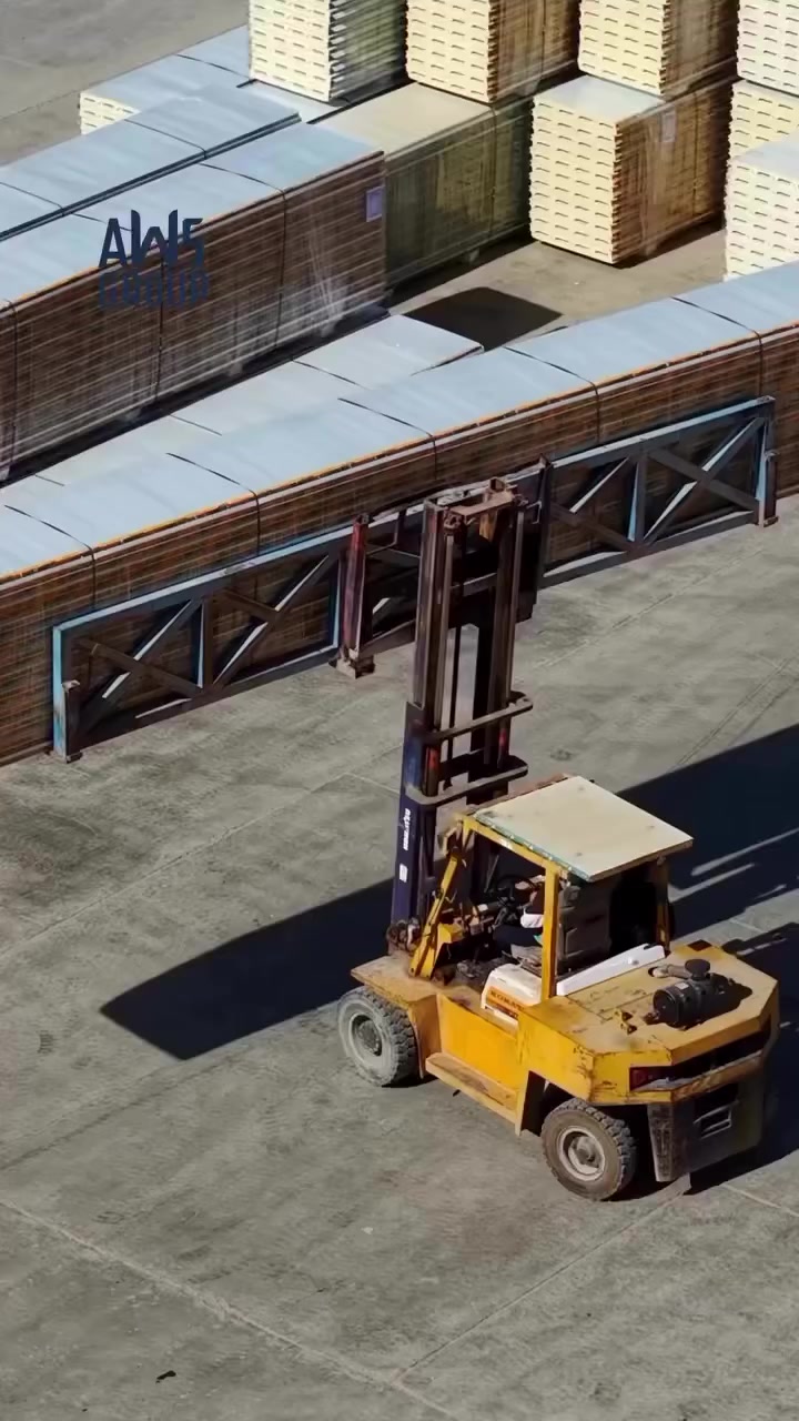 عن توفر سندويج بنل حصراً بالجملة وفق أعلى المواصفات الفنية
✔ جميع الأنواع متوفرة
✔ سندويج بنل عادي (Standard)
✔ سندويج بنل مقاوم للحريق نوع أوس بنل
✔ مع شهادة الدفاع المدني المعتمدة
✔ مثالي للمخازن، المصانع، الهناجر، الكرفانات والمشاريع الحديثة

📏 السماكات المتوفرة:
▪ 0.17 ملم
▪ 0.20 ملم
▪ 0.22 ملم
▪ 0.25 ملم

📐 مع توفر بمختلف الأنواع حسب الطلب
والسندويج الاوس بنل ضد الحريق 
⭐ عزل حراري عالي الكفاءة
⭐ مقاومة ممتازة للعوامل الجوية
⭐ سرعة وسهولة في التركيب
⭐ أسعار خاصة للكميات والجملة

📞 للتجهيز   والاستفسار***********
