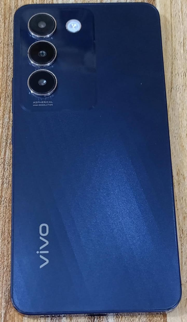 السلام عليكم
تلفون  Vivo V30 Lite
تلفون جديد مامفتوح او ماداخل تصليح 
الشاحنه مال التلفون الاصليه موجوده 
السعر: 250 
للاستفسار خاص ***********
