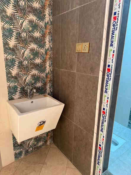 يالله 
السلام عليكم يعلن مكتب الوسام الذهبي عن وجود دار للبيع 
مسحاته 200م
طابو زراعي سند حديث 25
تفاصيل  الدار 
طابق واحد غرفتين استقبال وكيلدور ومطبخ وصحيات داخليه وخارجيه 
بناء حديث درجه أولى 
العنوان حله بابل زوير الغربي 
السعر 215مجال. بسيط 
تفاصيل اكثر مراجعه المكتب او الاتصال على الرقم الموجود في المنشور 
***********
*********** المصيب
