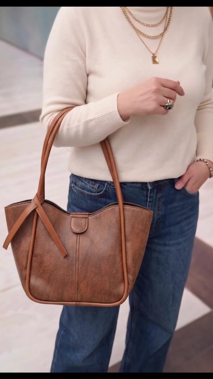 هل تبحثين عن شنطة تجمع بين الأناقة
والعملية؟ شنطتنا النسائية هي الخيار الأمثل
لاتفوّتي الفرصة! احجزي حقيبتك الآن  قبل نفاذ الكمية✨️
📦 للطلب والاستفسار،تواصلي معنا عبر الرسائل💬
#حقائب #تسوق_اونلاين #تسوق #reels #reelsinstagram


**إذا كنت صاحب هذا الإعلان وتريد حذفه لأي سبب، رجاءا أرسل رسالة إلى الدعم الفني**