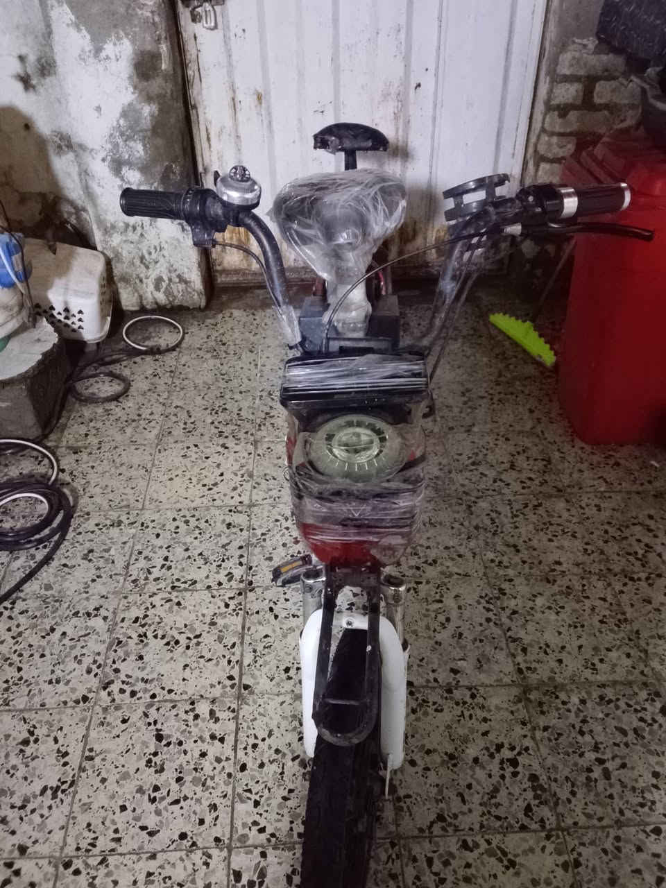 سلام عليكم بايسكل شحن للبيع اربع بطاريات جدد شرط الفحص الدراجه ينرادلها شويه  ترتيب السعر 125
بعقوبه /التحرير 
***********
