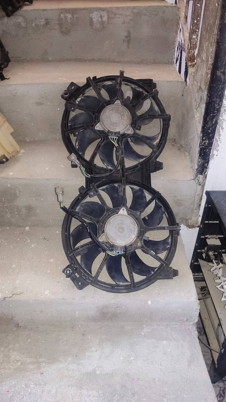 السلام عليكم للبيع غراض نيسان كويست كله شغال كلهن 175 الف موبايل ***********
