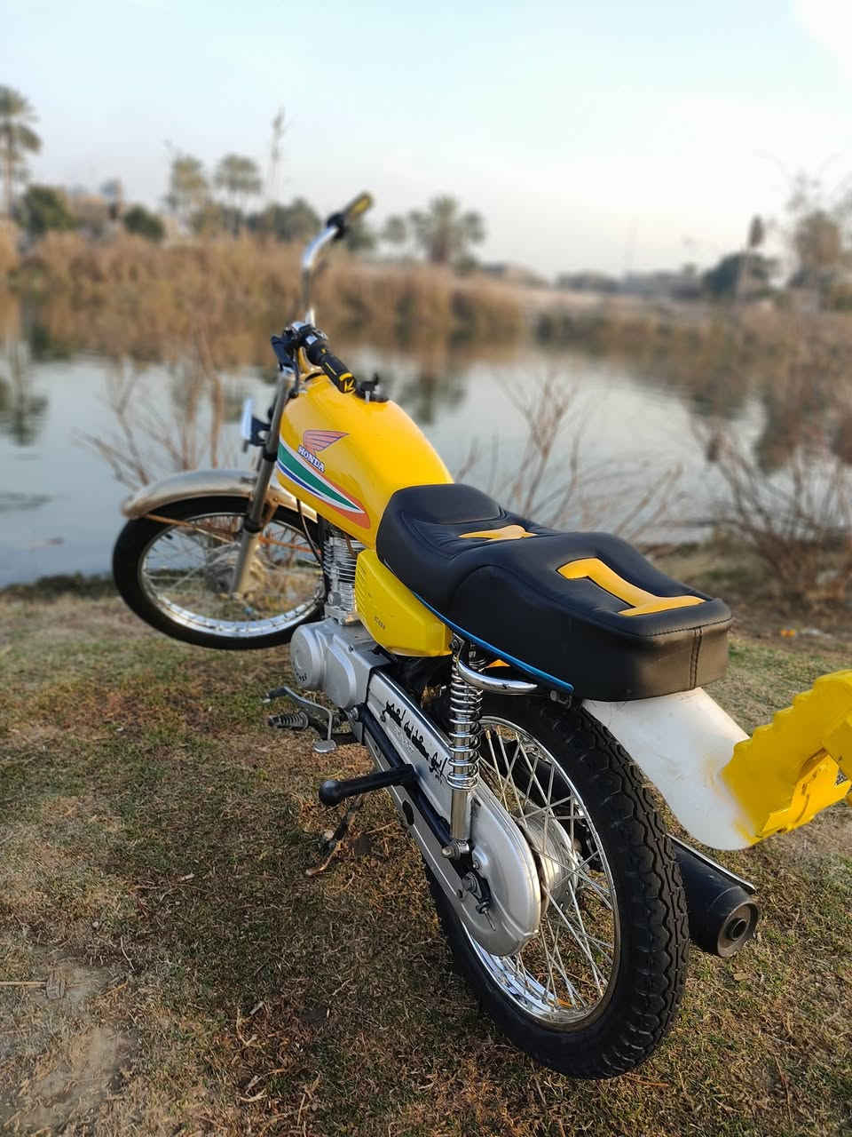 سلام عليكم دراجه للبيع تعمير شاصي اوراق موديل ١١ غراض كلهه جديد مكينه انتنس شرط المعدل والفصله مكينه نشطه نصبه الدراجه تخبل للبيع وترهم مراوس بكامله مكاني الاسكندريه ***********
