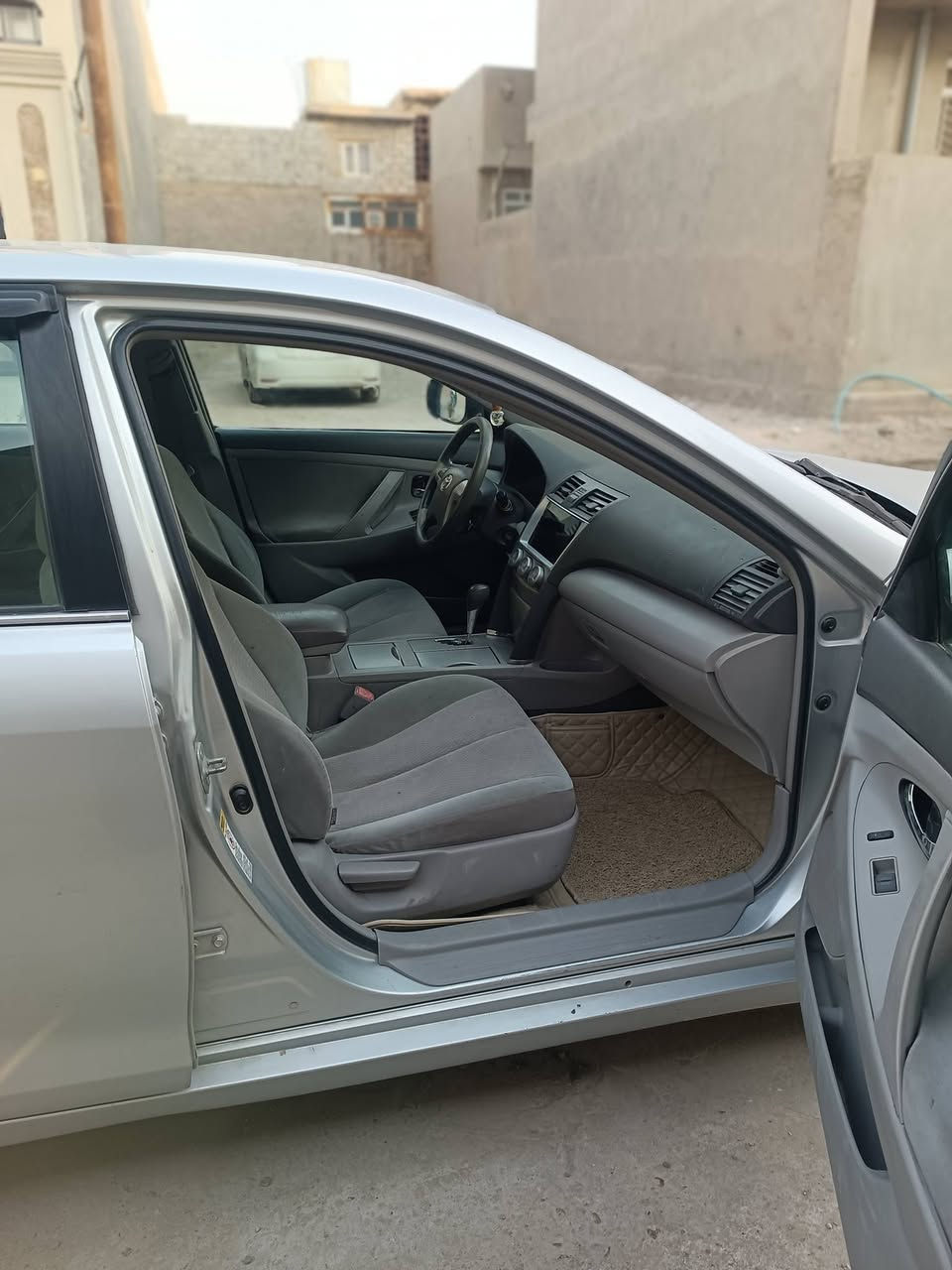 السلام عليكم  ❤️
اللهم صل على محمد وال محمد 
#اخوان #مكلف #بالنشر 

 مTOYOTA كامري امريكي كندي 
2011  
  
 رقم بغداد شرط التحويل 
 
محرك 4 سلندل 2500  مكفول تحكمات   ستيرن 
 مثبت سرعه   
  
صدرامامي خلفي جديد  
 سياره حلوه وناعمه كلش 
مديومه ادامه كامله 
 

كهربائيات كلها شغاله
 
 باتري جديد  اصلي 
  تبريد شغال 
تدفئه شغاله 
تخم تاير 
سنتر لوك حتى الجنطه بيها خمس قطع رش حادثها الجاملغ الخلفي الايسر جهت السائق بجم كبس بدن جكه  شركة 
    
 
تجي تفحص وتقتنع واني حاضر 
        
العنوان الانبار الفلوجه 
 …السعر 98 بيها مجال جدا  بسيط 
بدون مراوس بدون اقساط بيع نقد فقط 
 الشراي يتصل📞 وحياكم الله  اخوتي‏
***********
***********
