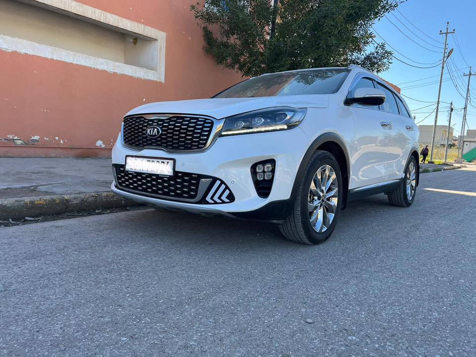 كيا سورنتو خليجي 
رقم الماني مشروع وطني 
موديل ٢٠١٩ شكل ال٢٠
لون ابيض 
٦ سلندر ٧ راكب 
فوووووول مواصفات بدون فتحة 
بصمتين: تشغيل وتقفيل 
بردات خلفية اصلية 
الباب الخلفي كهرباء 
كشنات جلد اصلي لونين 
كشنات ٢ كهرباء 
شاشة كبيرة اندرويد 
جي : بي: اس : خرائط طرق 
كامرة دوارة اصلية 
حساس امامي وخلفي 
مري شفط مع القفل 
تحكم استيرن فول 
حاكية : ابلوتوث: اوكس 
كيجات السرعة زئبقية 
شاشة الدشبول الكترونية 
نظام ايكو درايف 
نظام سبورت ورياضي وعادي 
تبريد ابيانو لمس 
تبريد ٣ قطع ثلج 
مانع انزلاق وانحدار 
اضواء ترحيب بليدات 
علامة سورنتو بلدوسة 
لد امامي وخلفي 
لايت زنون اصلي 
اشاير بلمري 
يدات نيكل اصلي 
ويل اكروم ١٩
تخم تاير جديد لك 
ماشية ٥٩ الف اصلي 
لايت اسود ٥ عدسات 
كير ومكينة وصدر وحدادية وتبريد خير من اللة 
كفالة بدون قطرة صبغ وبدون ضربة وتبديل واشخوط وبارد وصبغ 
سيارة جديدة ومال بيت مابية اي نقص 
الرقم الدولي الجديد/ هزة جديدة/ سنوية جديدة 
كتلوكات الشركة موجودات// البصمة الثانية ممستخدمة// 
السعر ٢٣٨$ نهايتة
***********
