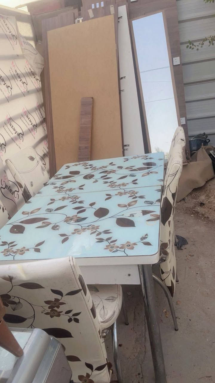 يا الله 🤍 هلا حبايب قلبي توفر لدنيا أثاث بيت كامل الغراض نظيفه مابيه اضرار ممكن نظافه تقل 

1.ميز طعام الكراسي مال ميز عدد 5 بس مو نظيفات الكراسي للامانه يعني قواعد الكراسي يرادلها شغل يثبتوها السعر 100 

2. كنفيره نظيفه جداً هواء بارد السعر100 وبيه مجال 

4.طباخ متكون من 5 عيون نظافه 100/95 استخدام بس أسبوع واحد السعر 350 وبي مجال 

الاستفسار خاص ***********

اللهم صلِّي علئ محمد وآل محمد وعجل فرجهم الشريف ولعن اعدائهم
