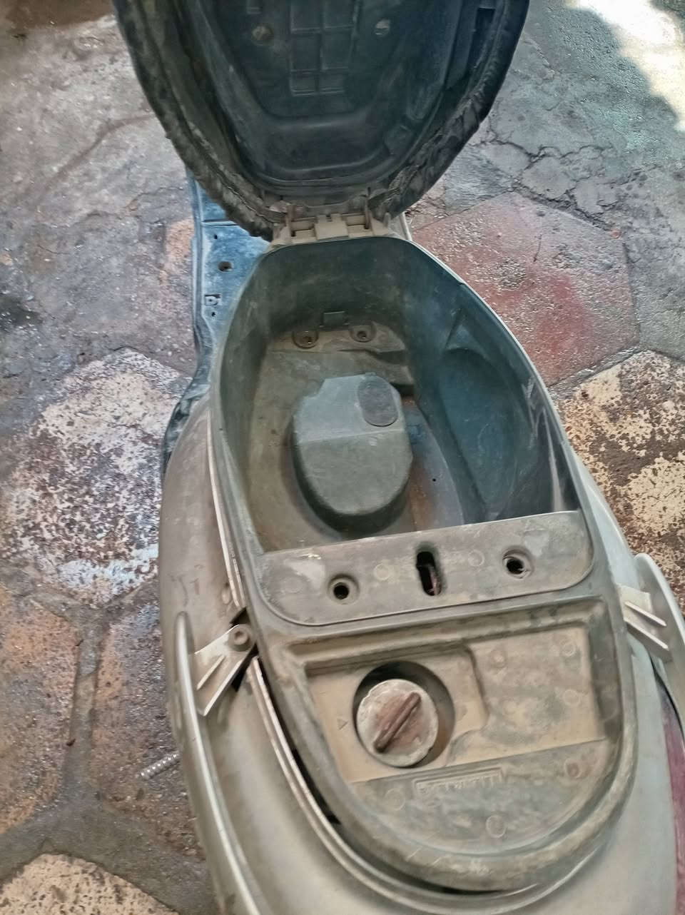 السلام عليكم
دراج لبيع شغال بس بيهه دخان محرك حلو
الىكسل بي ونه شغال حته السلف ب170وبيه مجال
الرقم الهاتف ***********
