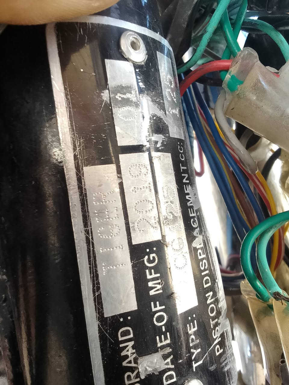 سلام عليكم دراجه للبيع موديل 2019 شاصي ومحرك 19 دراجه حلوه ناعمه بل مشي محرك شرط اخرس مفتوح بي خيط بخار🫣 قليل نشاط فول ستيرن رياضي كهرباء شغاله 
ترايك😱  ل كركوك الشراي اتصل سعر 370 📞*********** مكاني الحويجة داخل
