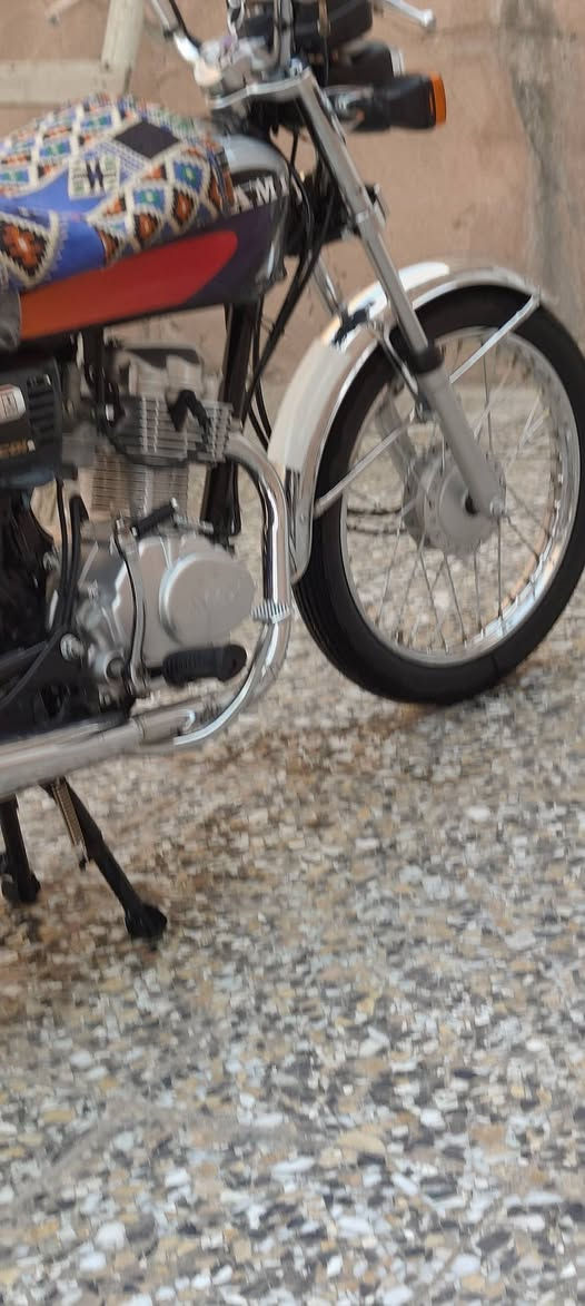 سلام عليكم للبيع اربعه ڪير نامه شبه شلامجه باب اول 3 احرف 
لون اسود✅🖤
موديل25  طالعه بشهر العاشࢪ (10) 
ڪفاله عامه  دراجه بلاديه مامفتـوحه 
ڪهࢪبائيات ڪلها شغاله 
لايت بك لايت سڪن امامي خلفي دشبول اشاره يمنه يسرع كلها شغاله
دبل تاير جديد 
النضافه شوف عينك ✨ تجي تفحص وتشوف 
الدراجه 7 اوراق مو 5 ((باب اول باب اول باب اول)) 
 سعرها 650 مستعجل عل بيع 
عنوان كربلاء حي شهداء الموضفين 
للتصال *********** متوفر وتساب
