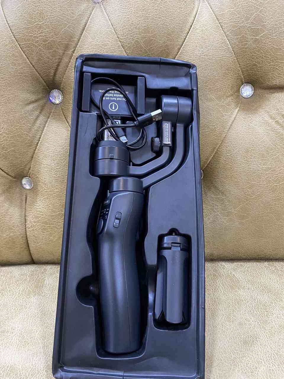 مانع اهتزاز للبيع جديد مصور بي مرا وحدا بس ثبات فول F8 يجي ويا ستاند وشاحنة فقط بسعر 80 وبي مجال *********** واتساب واتصال  خاص مفتوح
