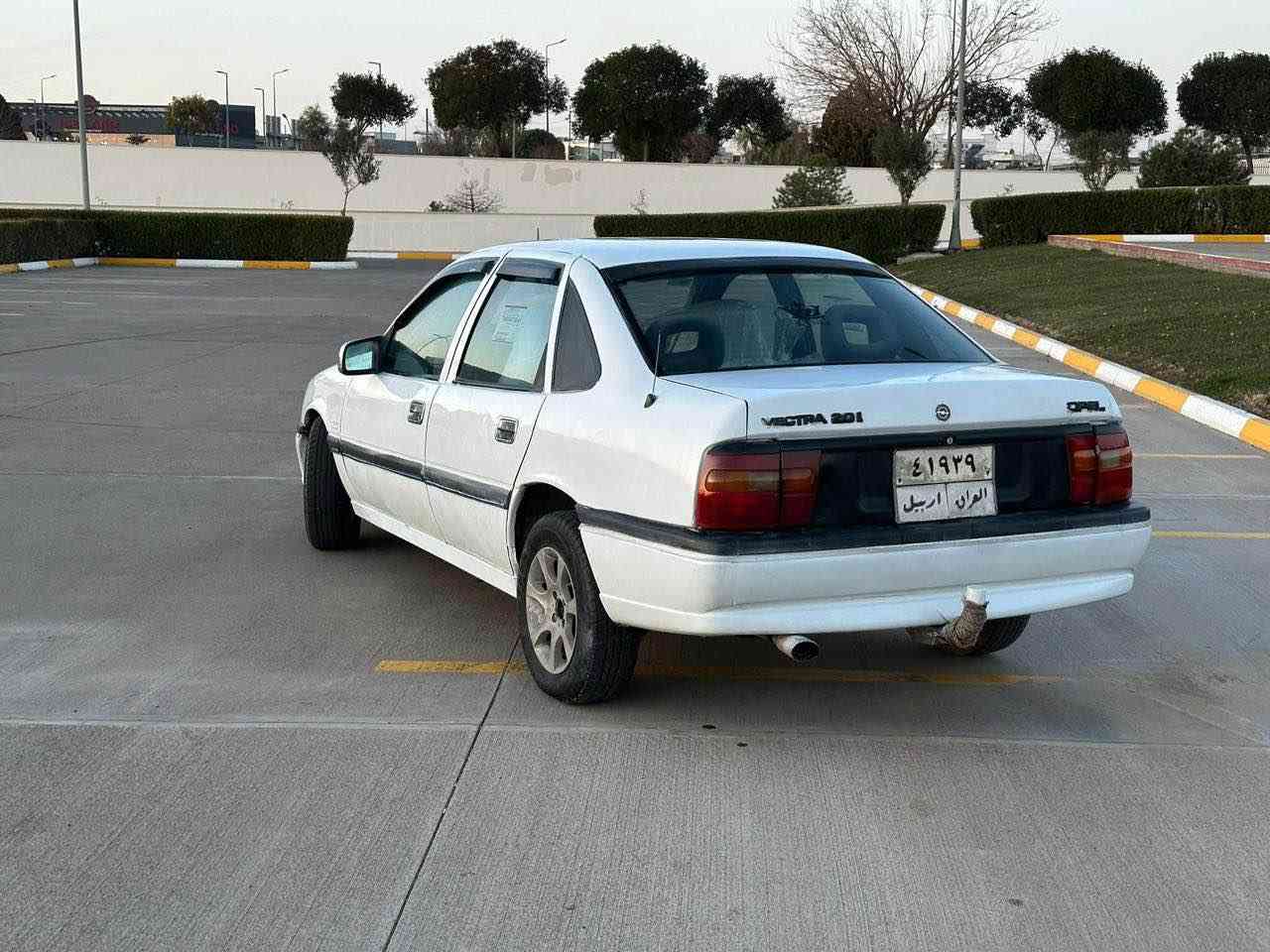 ؤپل مؤديل١٩٩٢گير تؤماتيك مةكينة٢٠لةجواني نمونية بي نةقوستاني كيرمةكينة بةشةرتي فيتةر  سحر 39محامةلة ٥وةرةقةش خةرامةي لةسةرة دواي محملة دةكريتةوة پشتوپيشي كةپسة بةس دةرگاي سةياق ليداني هةية***********شوين هةولير أربيل, العراق
