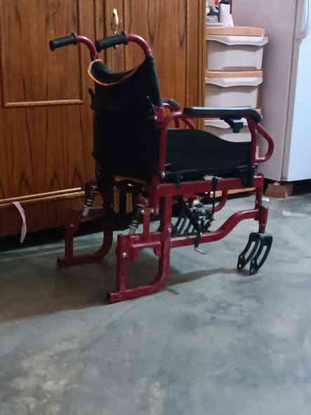 شاصي مع الرجلين ملاته ب 55 موجود توصيل جميع المحافظات العراقية الاتصال ***********
