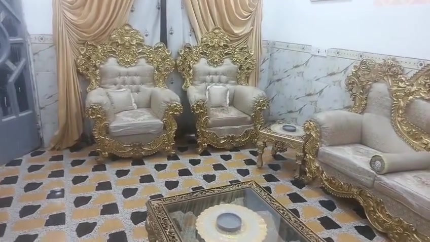 تخم ملكي عشر مقاعد للبيع نضافتة 100من 100الستفسار على الرقم ***********
